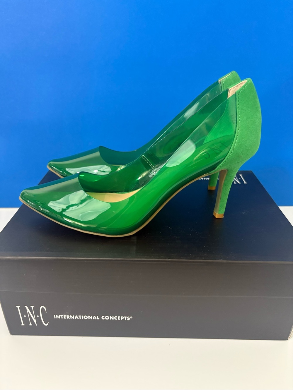 INC International Concepts Zitah Green Vinyl & Suede Pointed-Toe Heels 💚